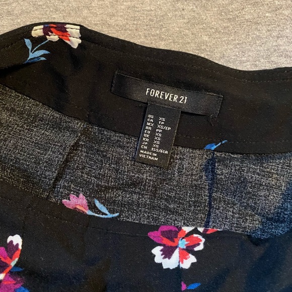 Black Floral Mini Skirt - Picture 3 of 4